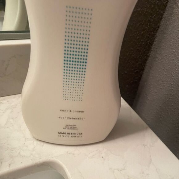 BIOSILK Volumizing Therapy Conditioner 34 Ounce - Picture 4 of 9